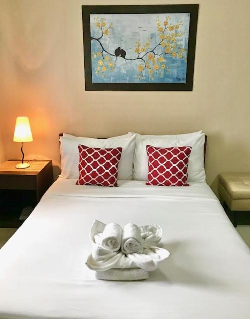 Deluxe Queen Room
