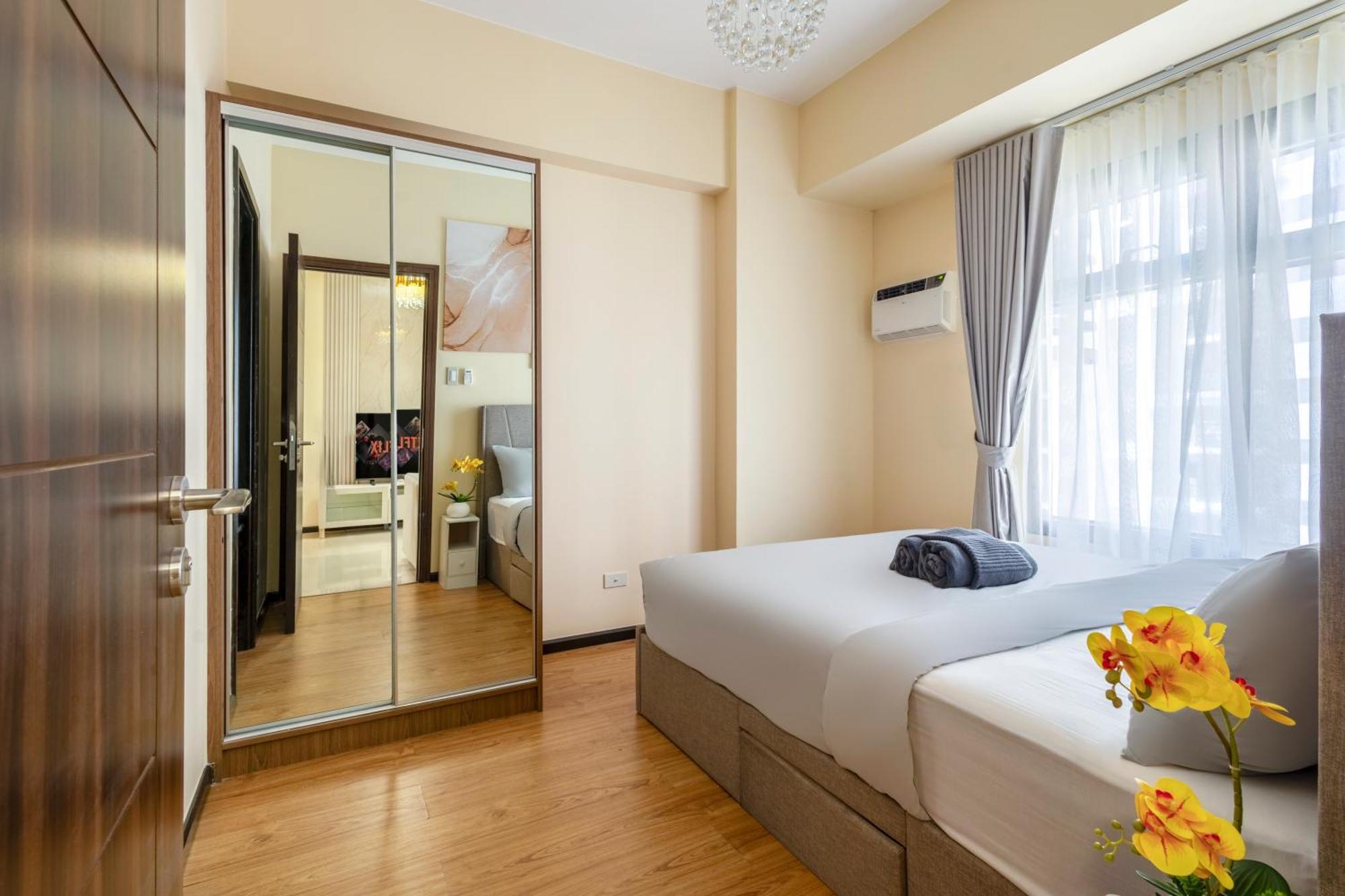 Deluxe One-Bedroom Apartment Ocean View