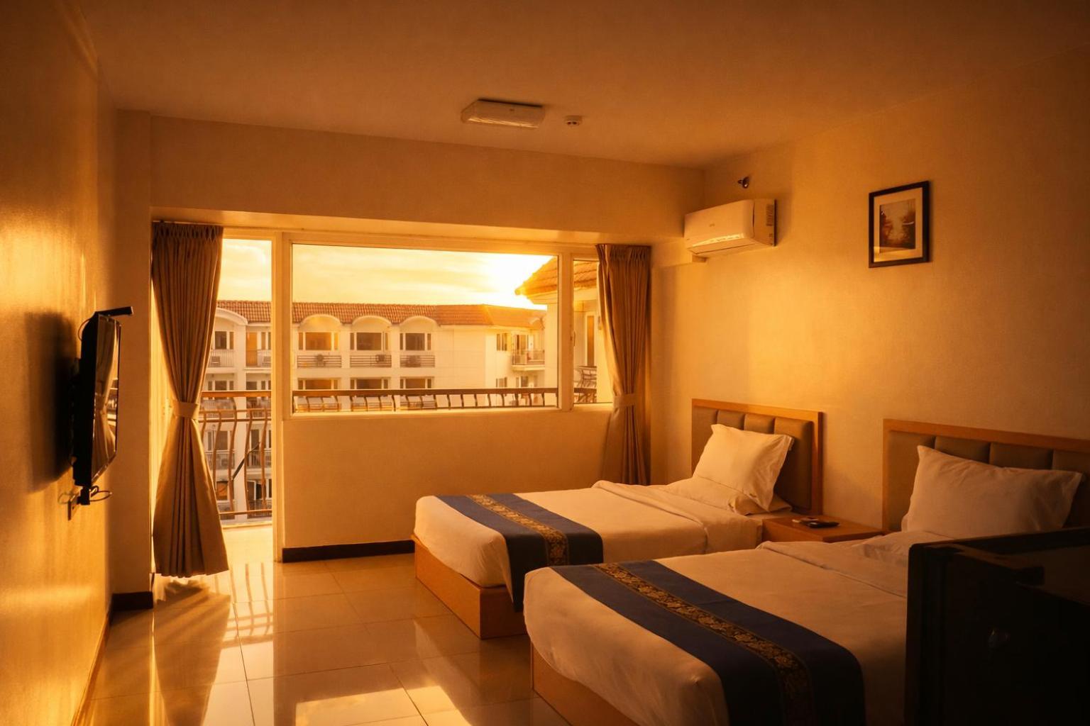 Deluxe Twin B Balcony
