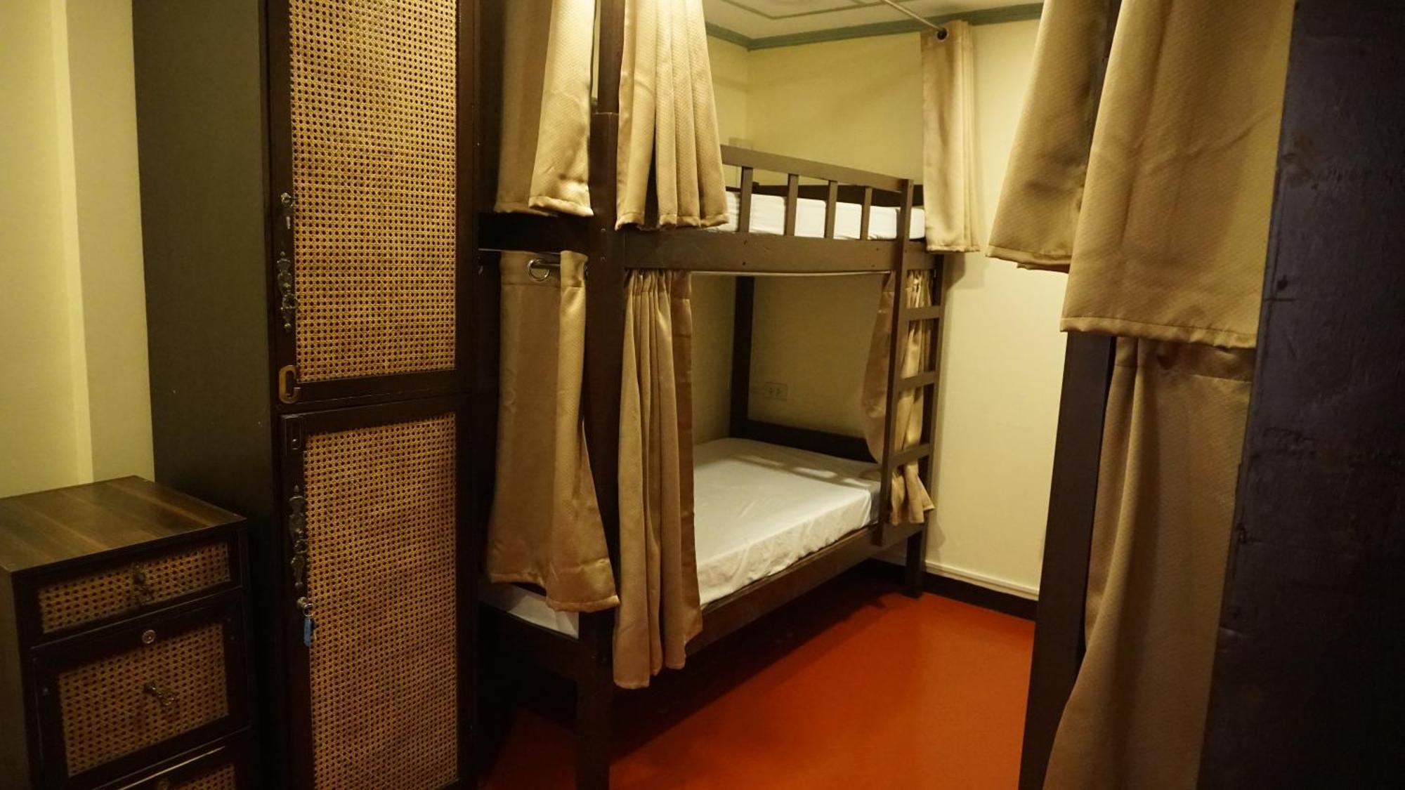 Bed 4-Bed Male Dormitory Room