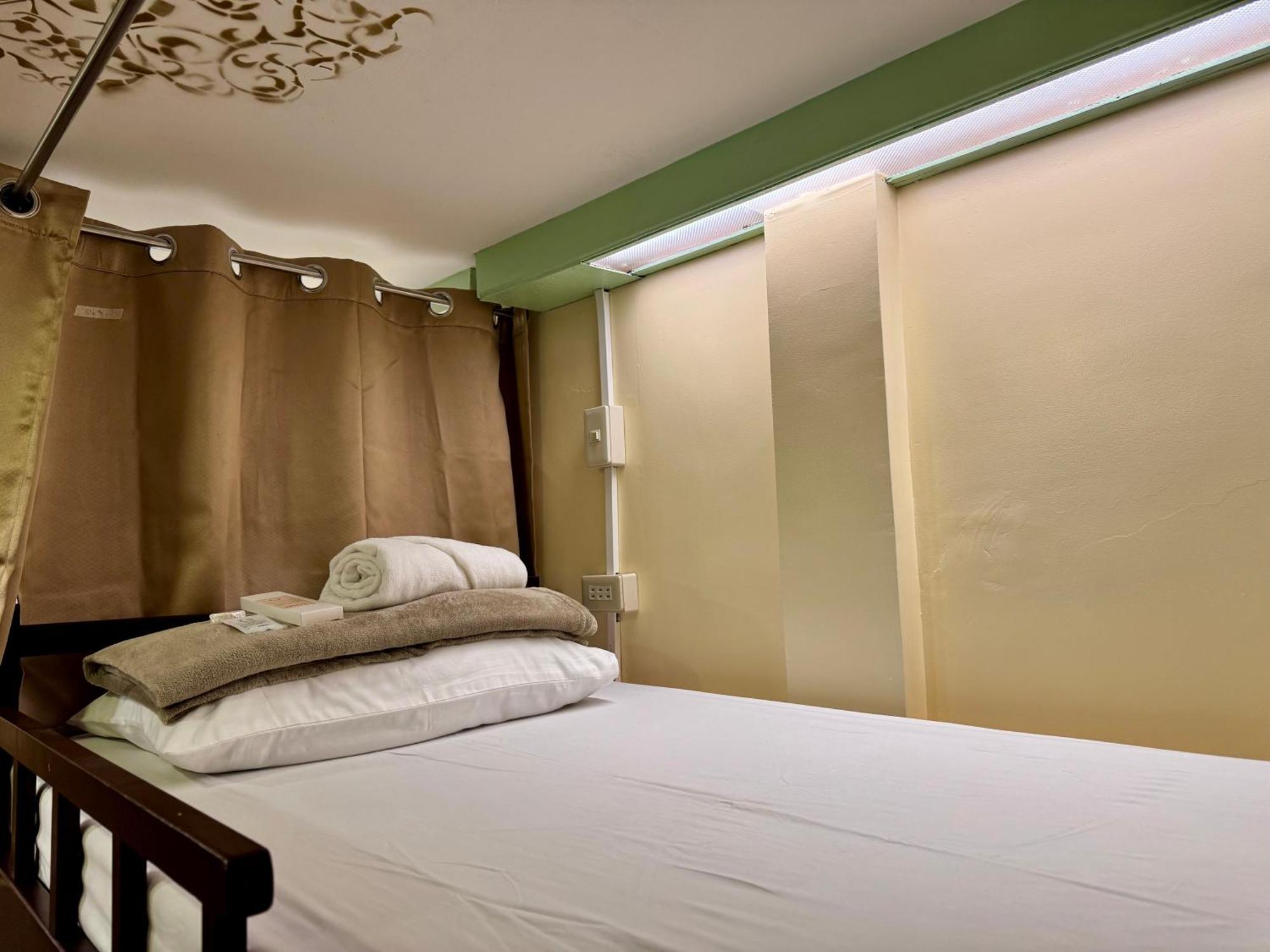 Bed 4-Bed Male Dormitory Room