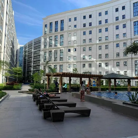 Modern And Cozy Studio Near Airport Terminal 3-2