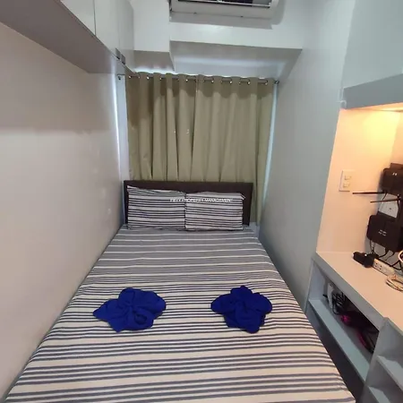 Stays At Green Residences Studio Couples Bed With Complimentary Breakfast For 2-3